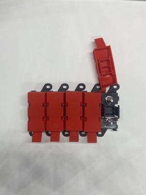 Combinazione in più di piccoli bulloni fissato tenitore di fusibile