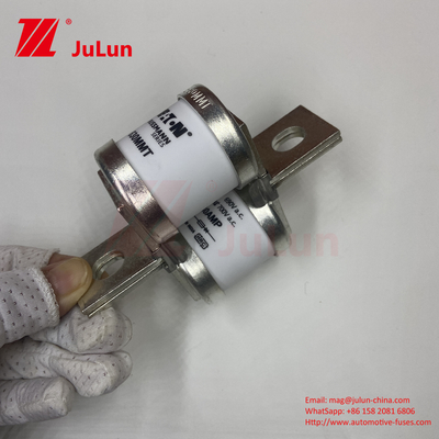 690V Fusibili per automobili in ceramica M6/M8 Twin Flat Plate Bolt Type 0.43kg Soluzione di fusibili pesanti