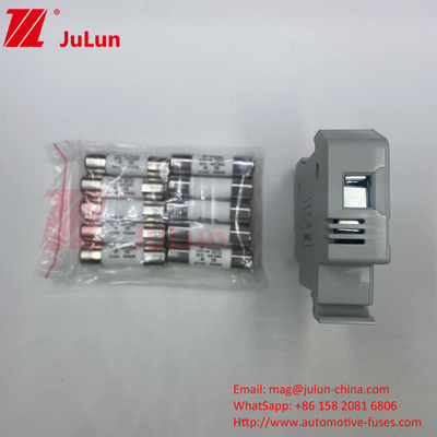 10A-63A Fuso fotovoltaico per installazione fotovoltaica solare 32A 10X38mm 1000V DC Din Rail Fuse Holder con luce per il sistema solare