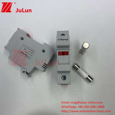 30kA Capacità di rottura Fuse solare PV / Tenitore di fusibile solare Din Rail per la protezione del modulo