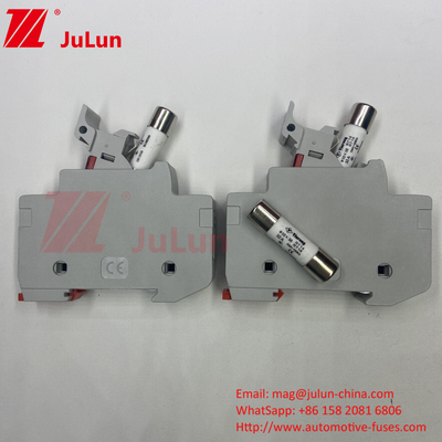 Detentore di fusibile solare cilindrico Din Rail / detentore di fusibile solare PV con capacità di rottura di 30kA