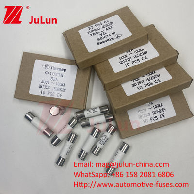 10*38mm FUSE 15A 690VDC Panel Mount Fuse solare fotovoltaico per una protezione robusta delle stringhe fotovoltaiche