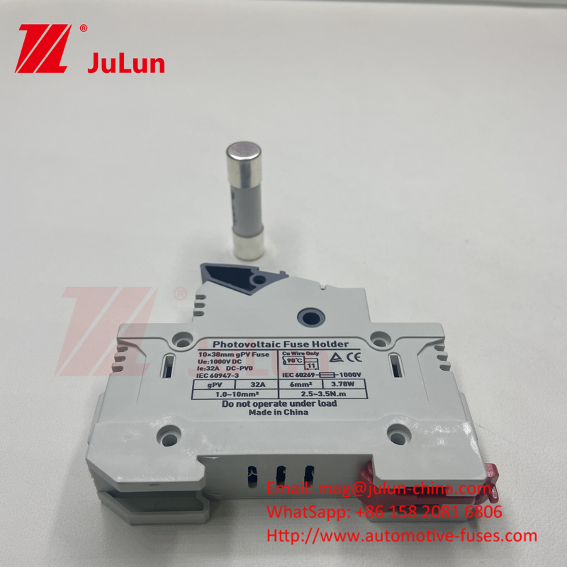 Fusibili fotovoltaici solari a corrente continua da 1000 V RT18 Serie 10x38 3P DIN Rail montato 32A Capacità per fusibile 1500V