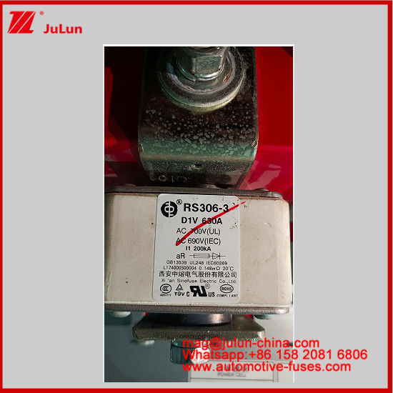 RS306-3 D1V 630A Fusibili quadrati per auto eccellenti prestazioni DC EE Trazione dei veicoli elettrici Fusibili caremici EV Applicazione Trazione dei veicoli elettrici AC700V AC690V 200KA