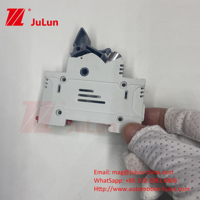 DIN Guida tenitore di fusibile 15A 1000VDC Con tenitore di fusibile ceramica Design14*85mm 32a 1000VDC Pv Fuse Holer