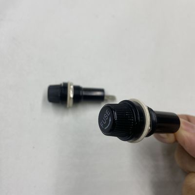 Installazione 6*30mm pannello montato tenitore fusibile elettrico per attrezzature