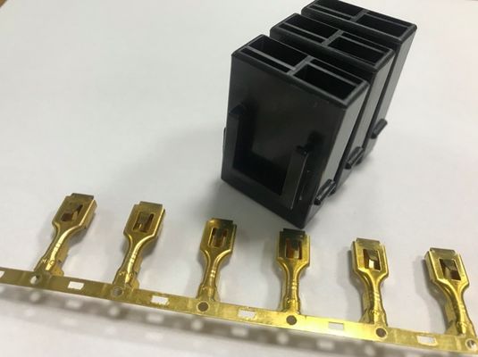 Supporto medio impermeabile del fusibile dell'automobile dell'inserzione di 12V 40A